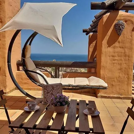 Coto Real Duquesa Penthouse Apartment